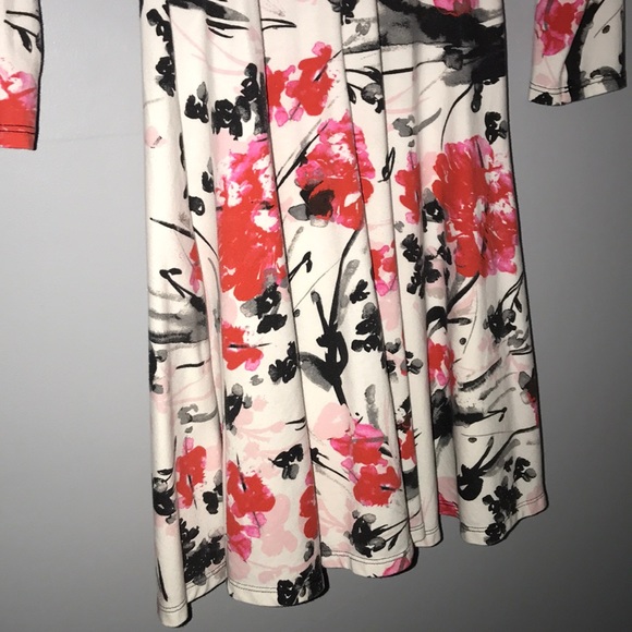 Too small - Picture 3 of 4